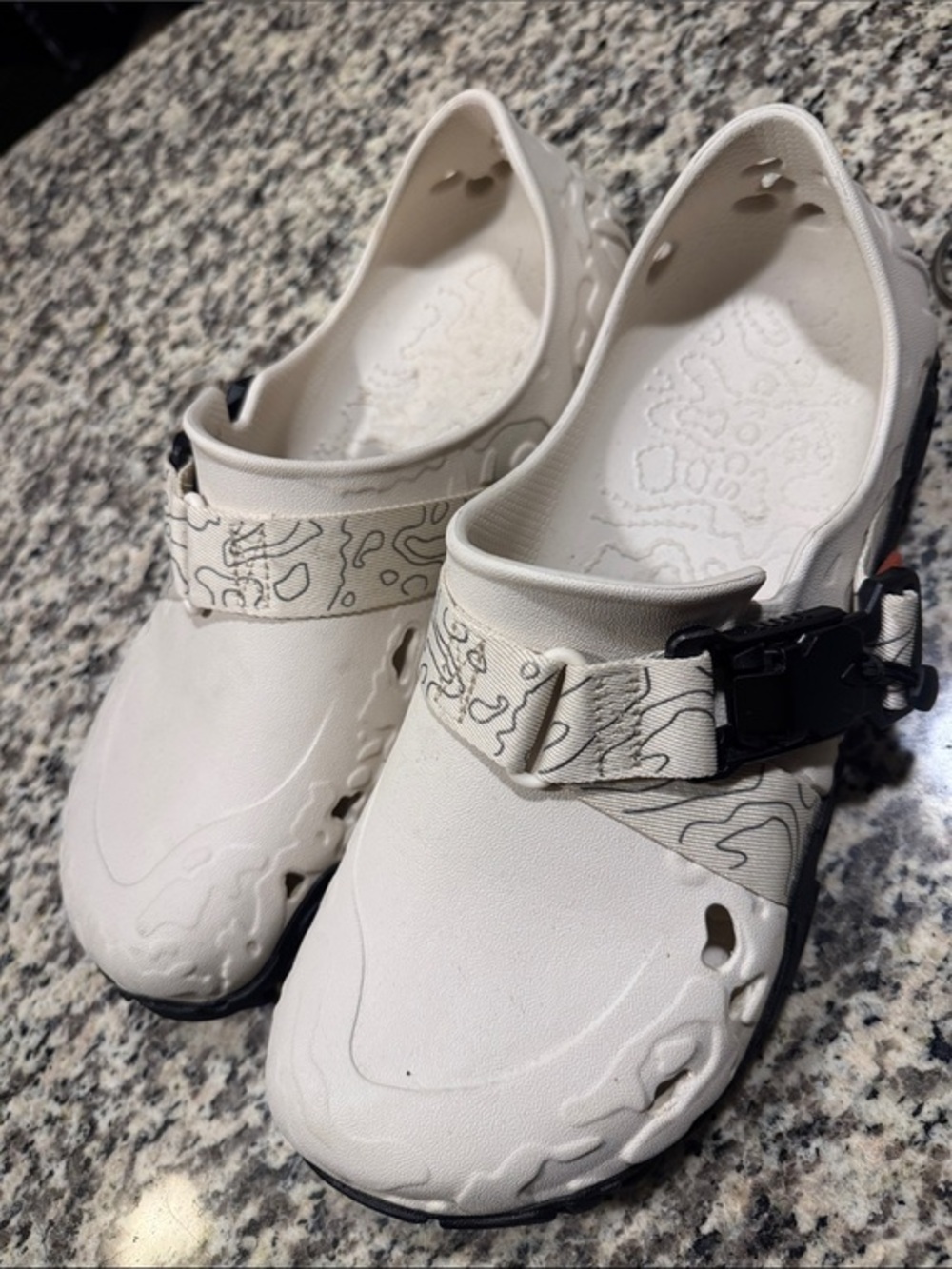 CROCS All Terrain Atlas Cream Slip-On. 12. Like New!!🔥 - Picture 1 of 6